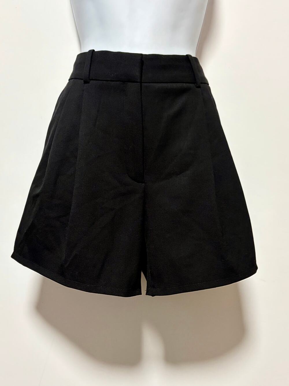 Babaton Aritzia Black Wool Blend Tailored Shorts Womens 0 High Rise Pleated
